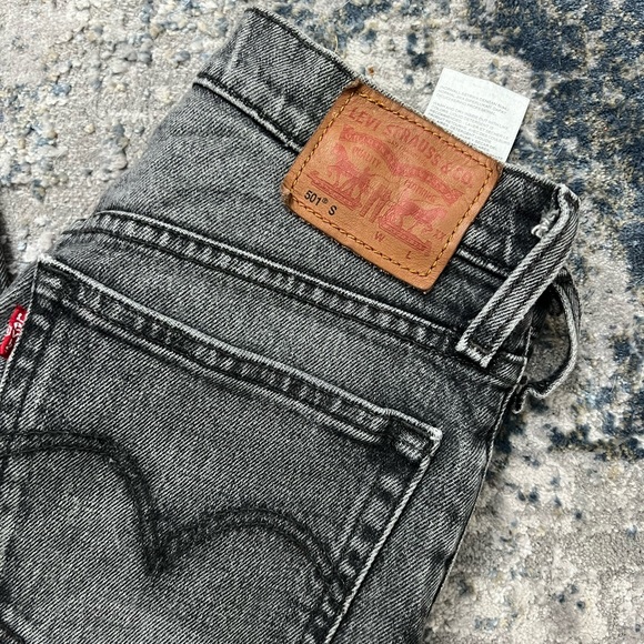 Levi's 501’s Skinny Jeans Coal Black Grey - Picture 2 of 10